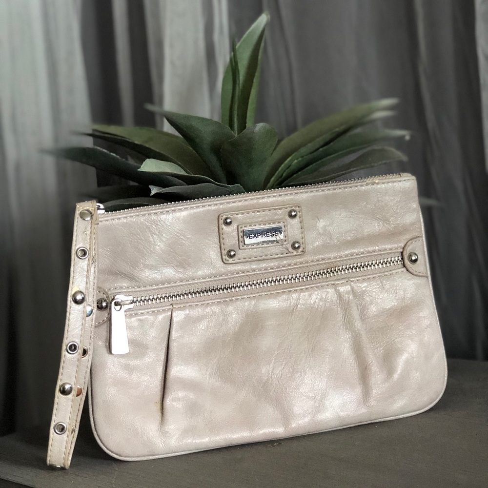 Pale Pink EXPRESS Clutch